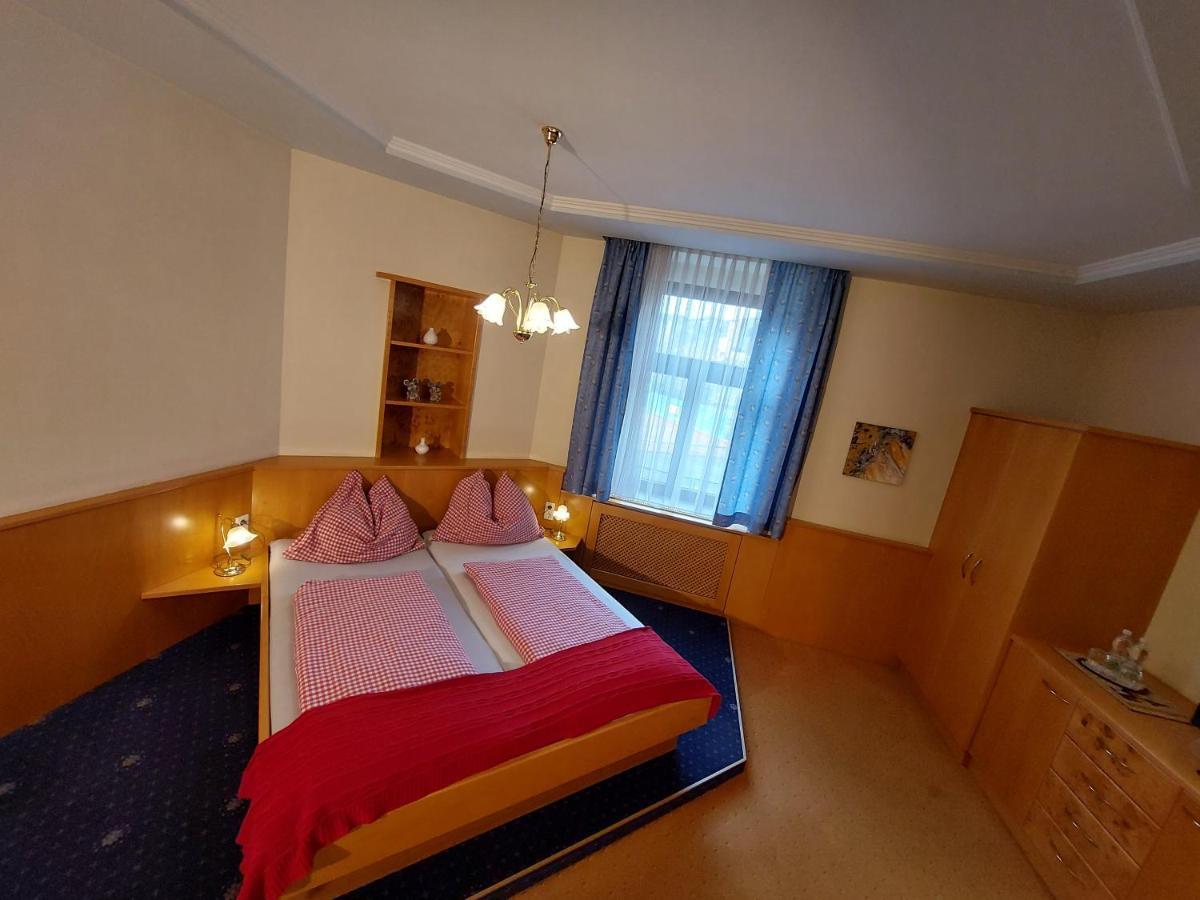 3 Raben - Leoben - Zimmer Fuer Geschaeftsreisende, Urlauber, Monteure Und Handwerker, Polski Pensjonat Austria Exteriör bild