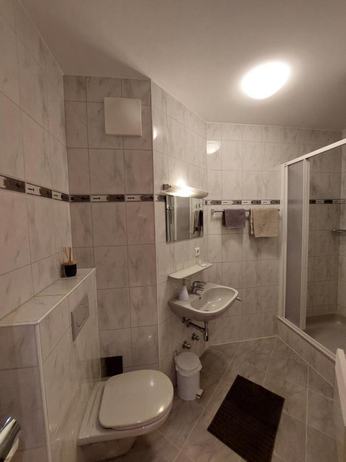 3 Raben - Leoben - Zimmer Fuer Geschaeftsreisende, Urlauber, Monteure Und Handwerker, Polski Pensjonat Austria Exteriör bild