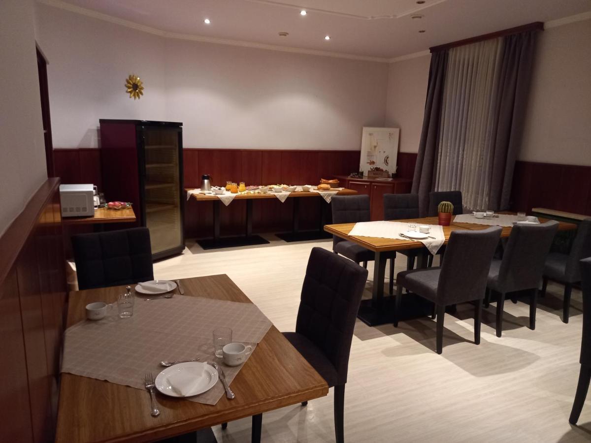 3 Raben - Leoben - Zimmer Fuer Geschaeftsreisende, Urlauber, Monteure Und Handwerker, Polski Pensjonat Austria Exteriör bild